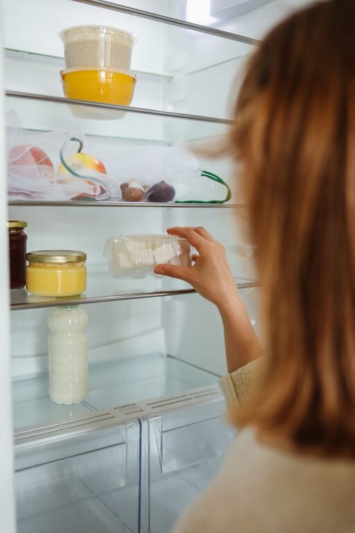 How to Keep a Tidy Fridge and Pantry: Simple Tips for an Organized Kitchen